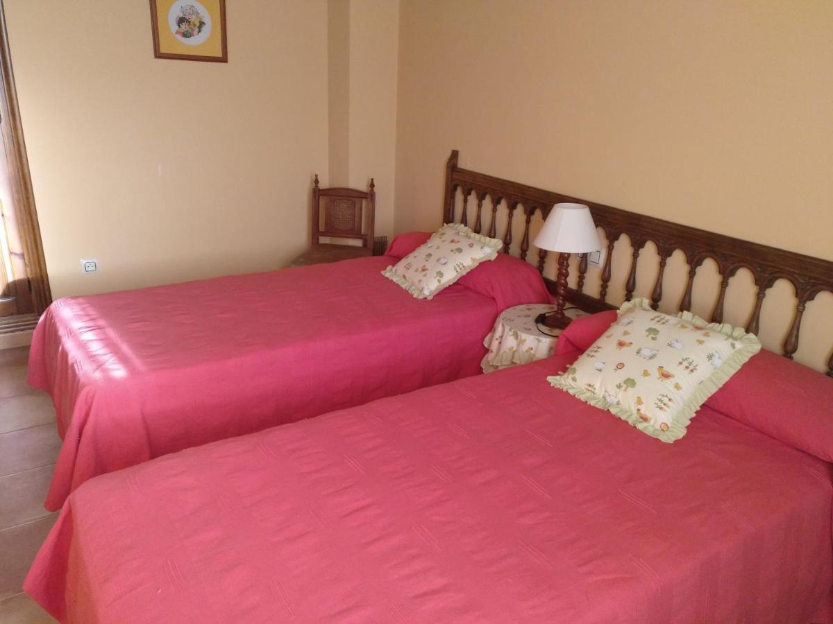 Casa Rural Amador Villarroya de los Pinares Esterno foto